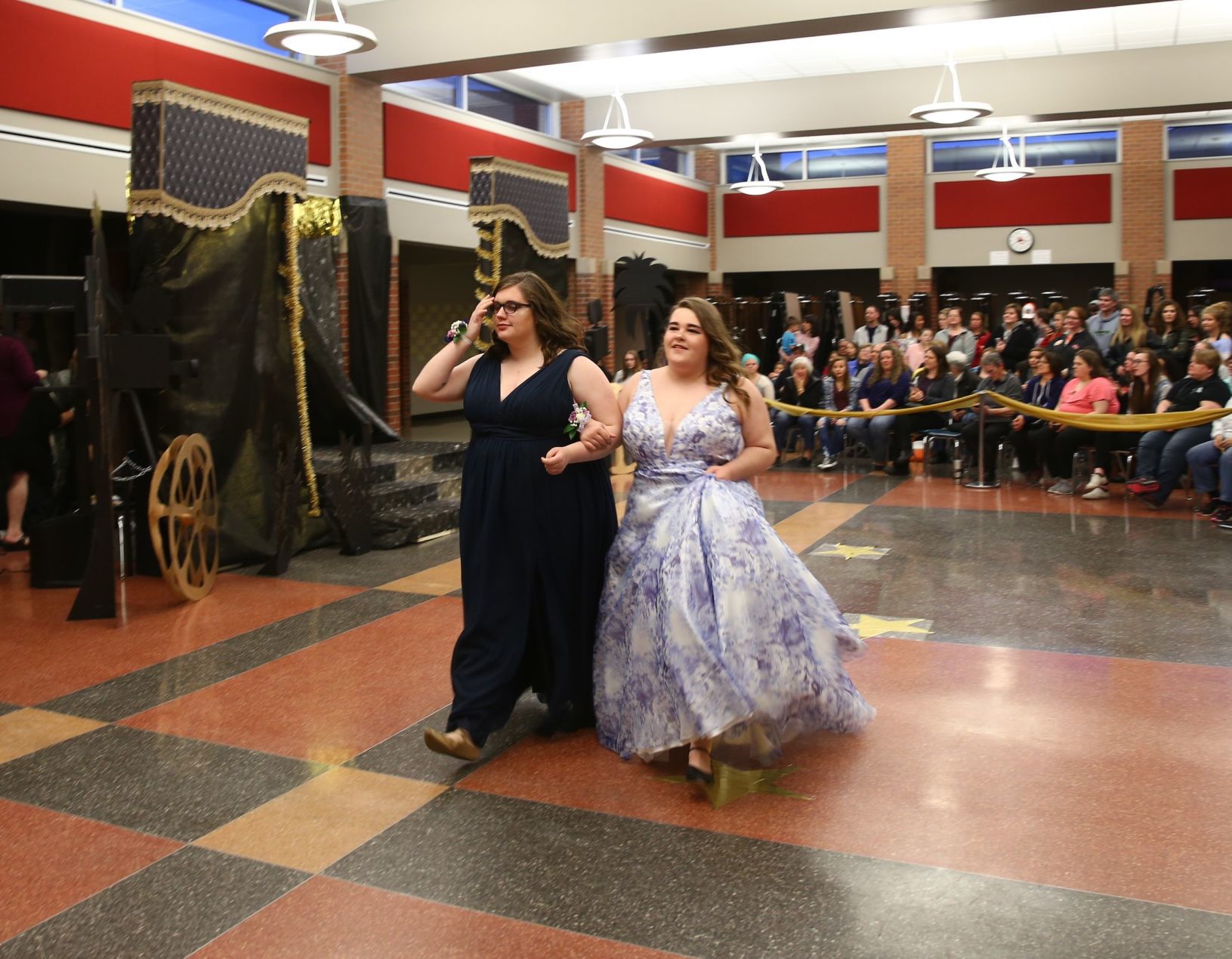 MC Prom 2018 (20).JPG